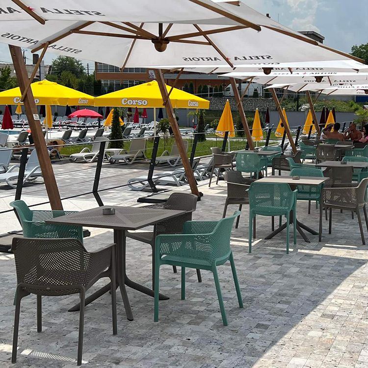 Terasa si piscina Arena