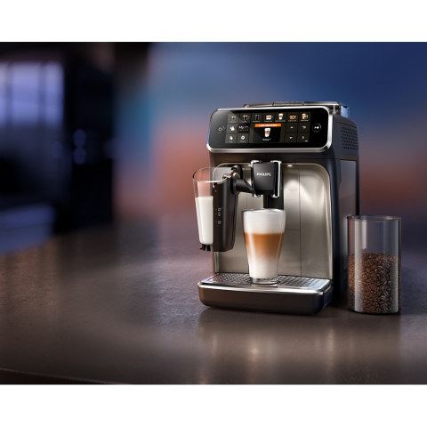 Автоматична кафе машина Philips EP5447/90 серия 5400 LatteGo, черна [5]