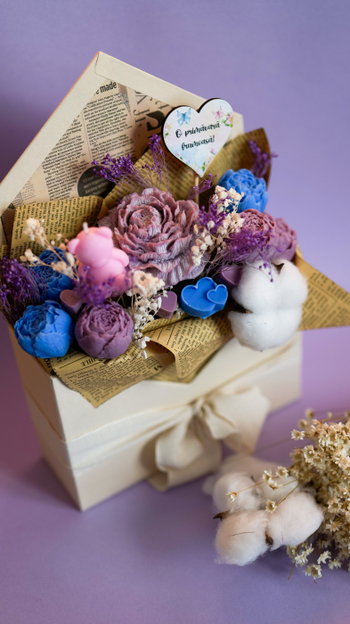 Aranjament floral parfumat din ceara naturala de soia si flori uscate [6]