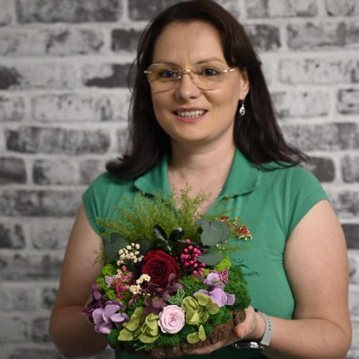 ECO DE PADURE - Aranjament Floral pe Suport de Lemn cu Licheni și Flori Criogenate [2]