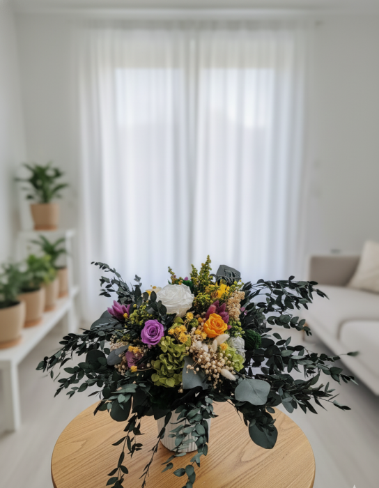 Aranjament Floral Luxuriant Extravaganta Florala cu Trandafiri Criogenati si Eucalipt [3]