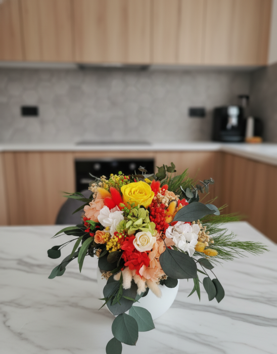 Phoenix  - Aranjament Floral Vibrant cu Trandafiri Criogenati [4]