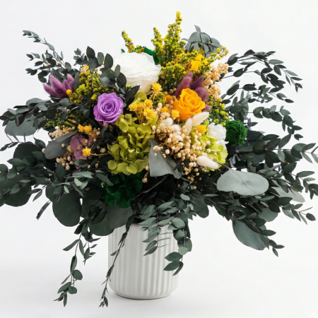 Aranjamente Florale - Aranjament Floral Luxuriant Extravaganta Florala cu Trandafiri Criogenati si Eucalipt