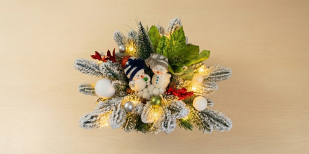 COLECTIA DE CRACIUN - Aranjament Mare de Craciun cu Oameni de Zapada si Instalatie LED