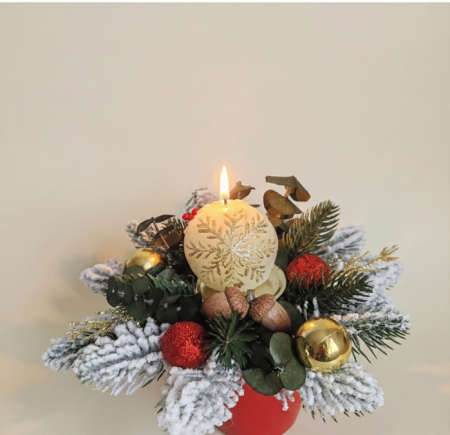 COLECTIA DE CRACIUN - Aranjament Craciun in Vas Rosu cu Lumanare Aurie Fulg de Nea