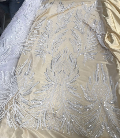 Materiale Textile Premium - Dantelă Albă Premium cu Margele și Paiete - Ideală pentru Rochii de Mireasă