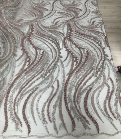 Materiale Textile Premium - Dantelă Brodată cu Mărgele - Model Abstract în Nuanțe de Roz și Argintiu