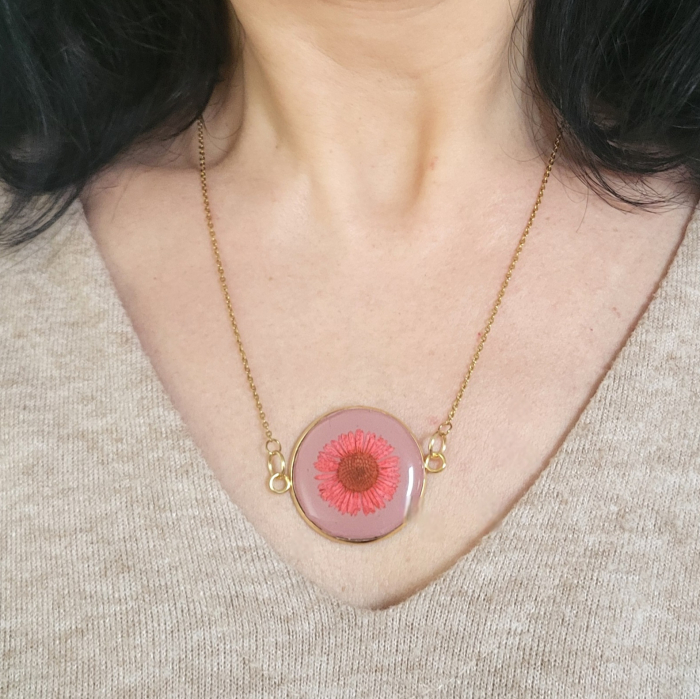 Pandantiv cu floare naturala presata si lant otel inoxidabil [4]