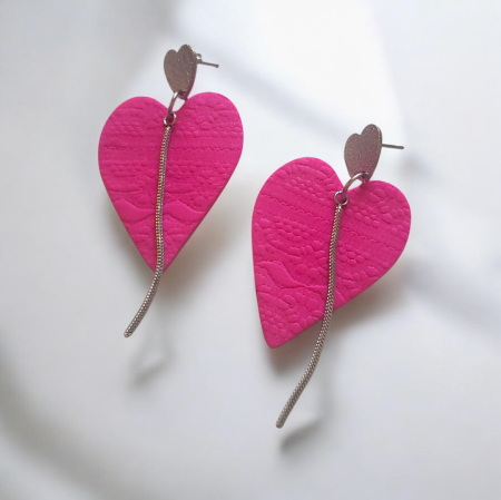 Cercei eleganți cu inimi roz și accesoriu argintiu [1]