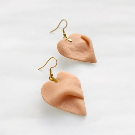 Inimi - Cercei eleganți cu inimi crem