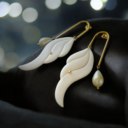 Aripi elegante cu perle