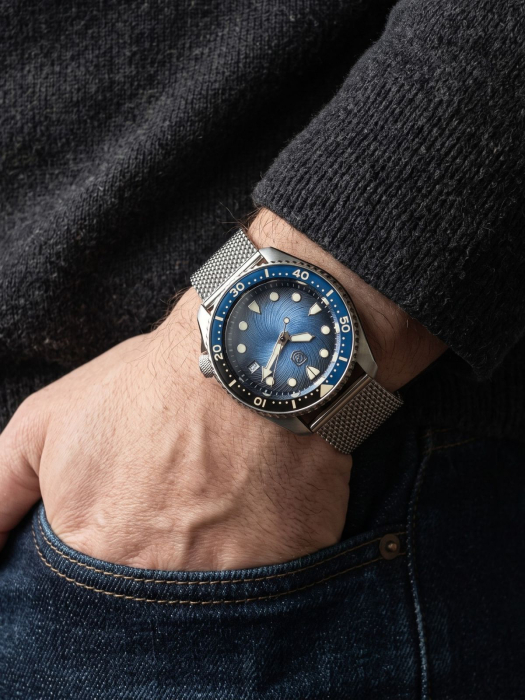 Deep Blue Vortex Diver Custom NH35 43mm Bundle [5]
