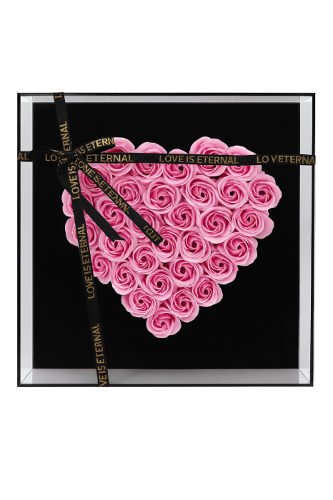 Cutie 33 Trandafiri din Sapun Roz in Forma de Inima 29x29 cm Cadou Premium [1]
