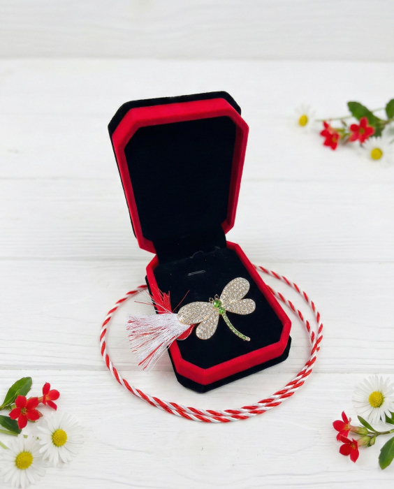 Brosa libelula aurie cu strasuri albe si verzi, martisor, cutie catifea 10x7x3 cm [2]