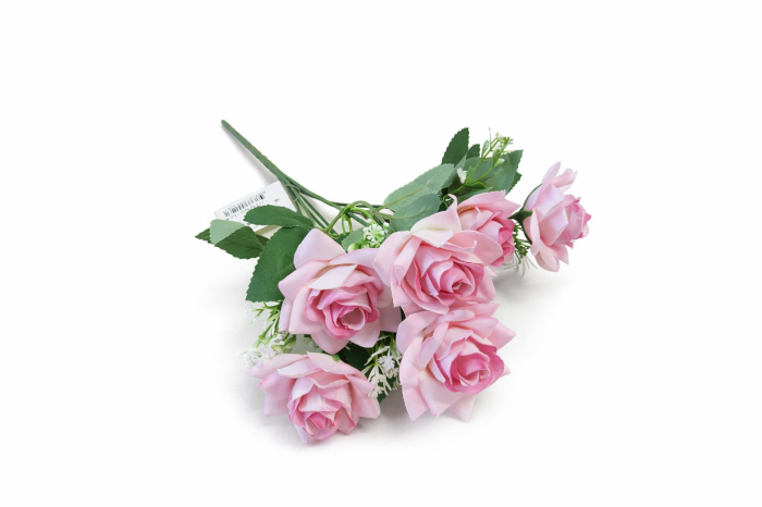 Buchet artificial deosebit cu 7 trandafiri catifelati, flori albe si frunze, roz crem 30cm [3]