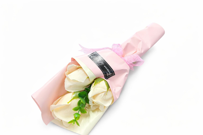 Buchet 3 trandafiri de sapun parfumati, decorativi, 30 cm [2]