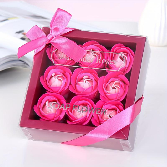 Aranjament trandafiri din sapun roz si fucsia in cutie eleganta cu capac transparent [2]