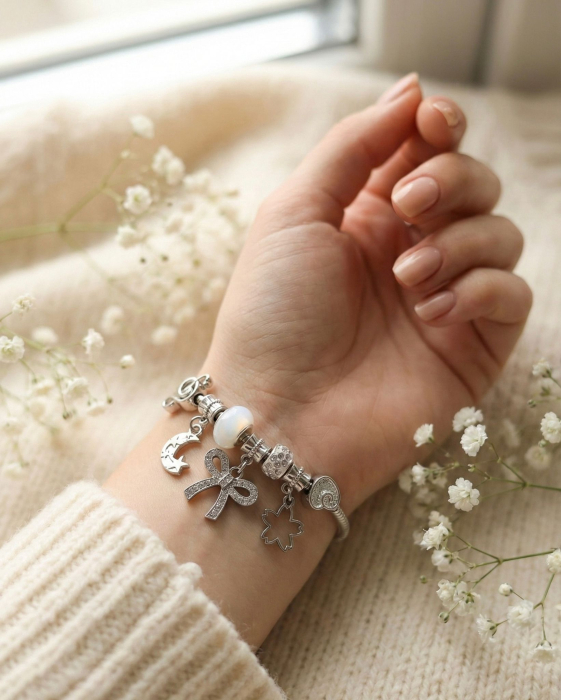 Set 12 bratari martisor icu charmuri decorative ambalaj individual 9.5x8cm [2]