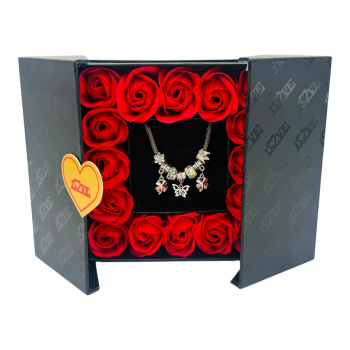 Aranjament Exclusivist cu Bratara de Lux, 18 Trandafiri Rosii si Punga Cadou by Alex Store - Eleganta Intr-un Cadou Unic  [2]