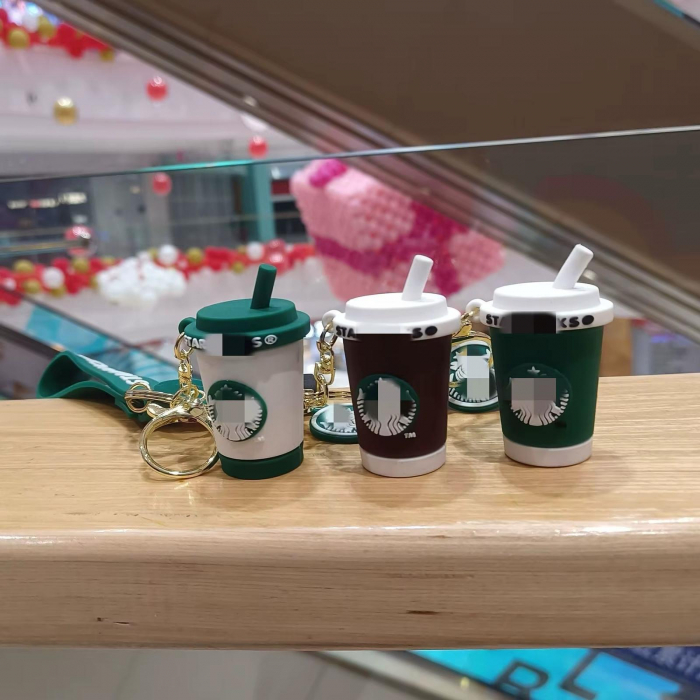 Breloc Pahar Cafea 3D din Silicon – Accesoriu Creativ cu Curea Verde si Detalii Aurii pentru Chei sau Ghiozdan,  [3]