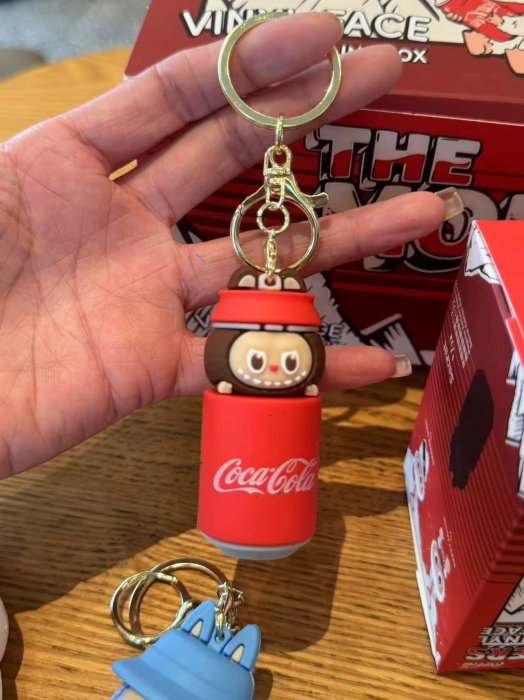 Breloc surpriza Labubu The Monsters Coca Cola editie limitata, 6 modele diferite,  [3]