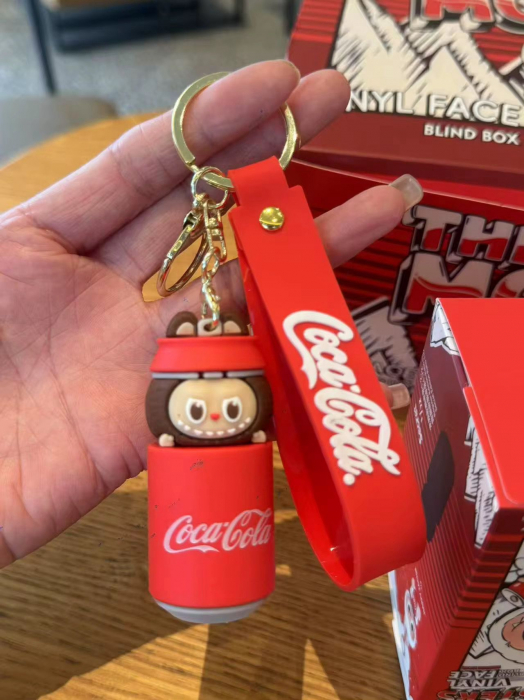 Breloc surpriza Labubu The Monsters Coca Cola editie limitata, 6 modele diferite,  [4]