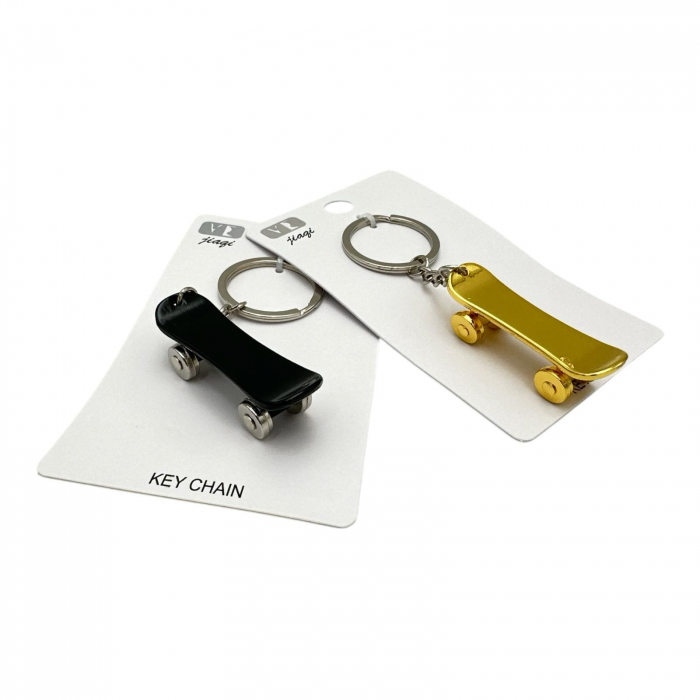Breloc tip skateboard din inox, negru, argintiu si auriu – Accesoriu modern si rezistent pentru chei,  [2]
