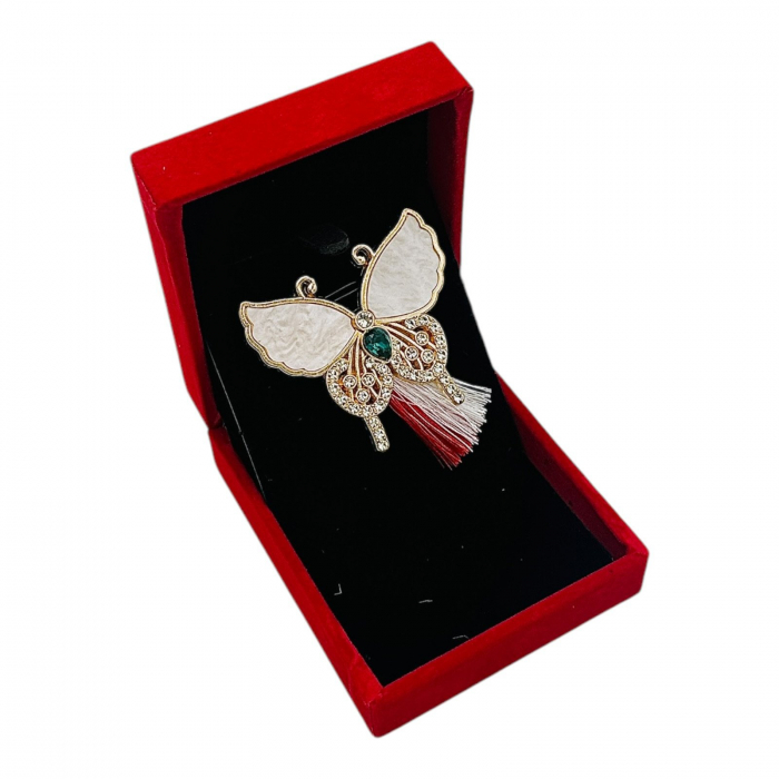 Brosa Fluture Elegant cu Aripi Perlate si Strasuri, Ciucure Traditional pentru Martisor, in Cutie Catifelata Premium -   [4]