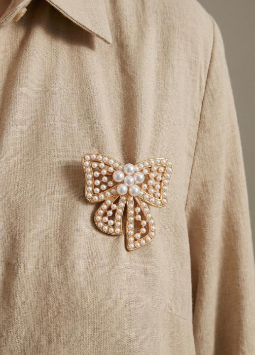 Brosa funda 4x5 cm, finisaj auriu cu perle sau filigran, cadou primavara elegant [2]