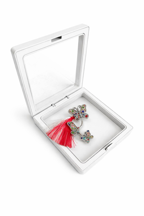 Brosa Martisor 5 cm, Fluturi cu cristale, in cutie 9x9 cm cu fereastra, cadou 1 Martie [3]