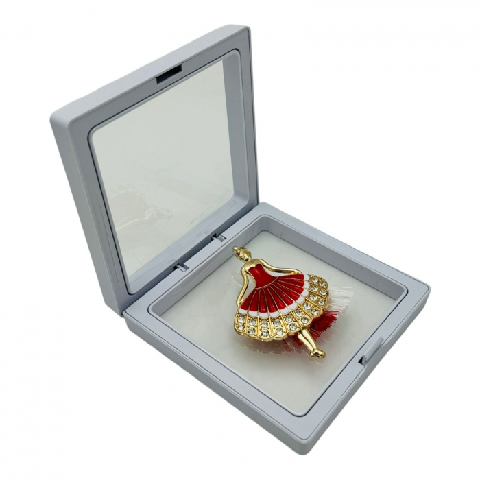 Brosa Martisor, Balerina Rosie in cutie cu expunere 3D (alb/negru), 8.5×8.5×2cm  [4]