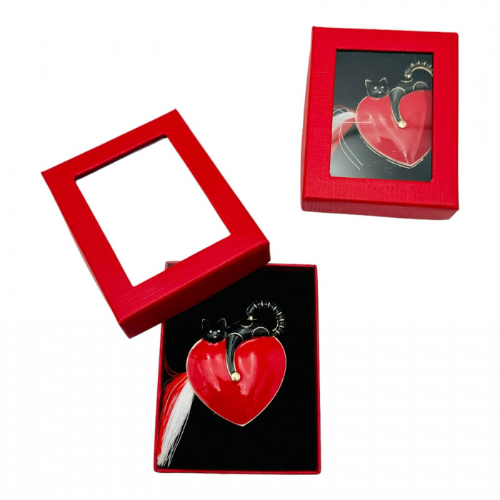 Brosa Martisor Cat Love, marime mare, ambalata in cutie rosie, 8.5×6.5×2.5cm,   [4]