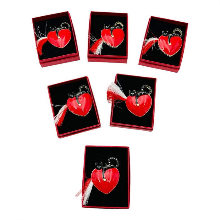 Brosa Martisor Cat Love, marime mare, ambalata in cutie rosie, 8.5×6.5×2.5cm,   [5]
