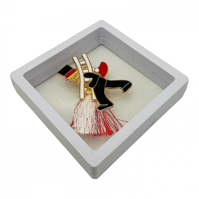 Brosa Martisor, Cosar Norocos in cutie cu expunere 3D (alb/negru), 8.5×8.5×2cm  [4]