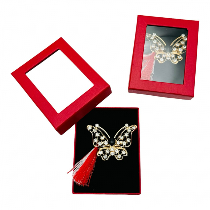 Brosa Martisor Fluturas Deosebit in cutie rosie cu fereastra, 8.5×6.5cm,   [5]