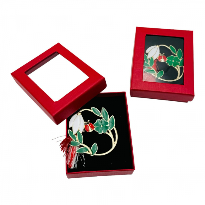 Brosa Martisor Ghiocel Norocos, marime mare, ambalata in cutie rosie, 8.5×6.5×2.5cm,   [4]