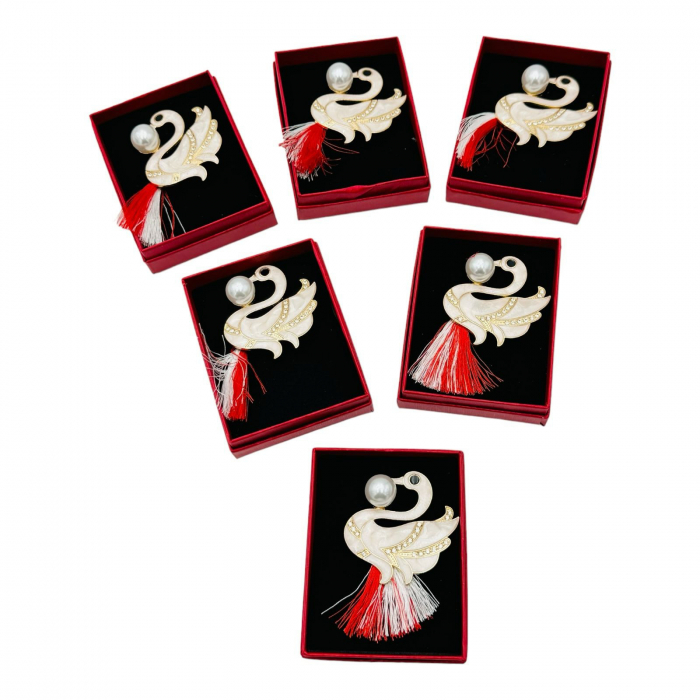 Brosa Martisor Lebada Stilizata, marime mare, ambalata in cutie rosie, 8.5×6.5×2.5cm,   [5]