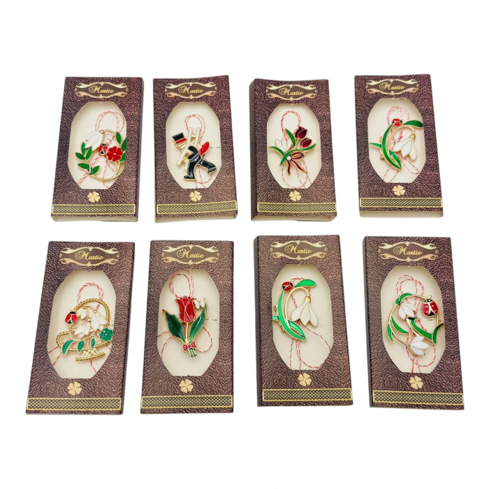 Brosa Martisor marime medie, ambalata in cutie deosebita, 12×6cm, modele combinate,   [3]