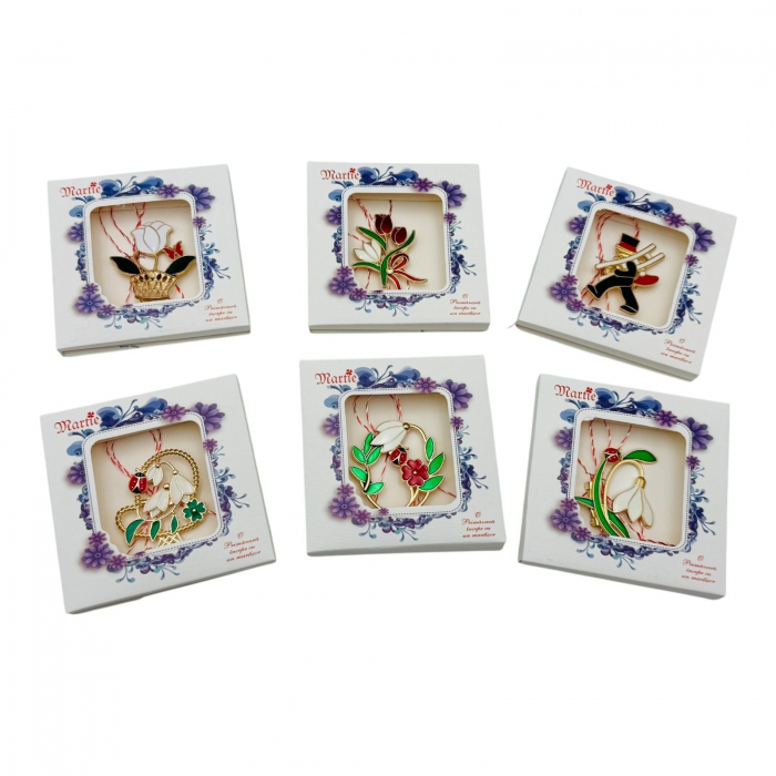 Brosa Martisor marime medie, modele combinate, in cutiuta deosebita, 8.5×8.5cm,   [3]