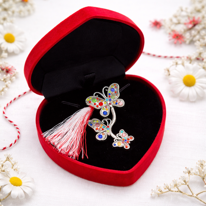 Brosa fluturi martisor cu strasuri multicolore in cutie de catifea rosie [2]