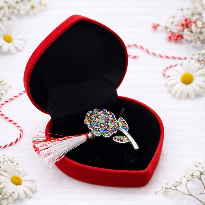 Brosa trandafir martisor cu strasuri multicolore in cutie de catifea [2]