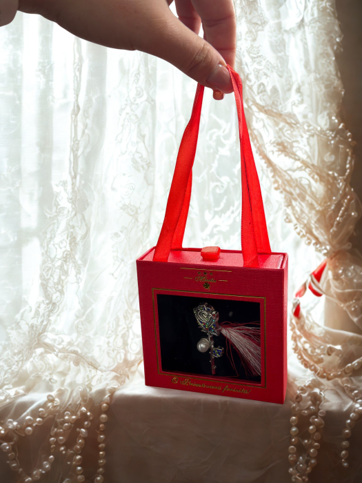 Brosa Trandafir Martisor cu Strasuri Multicolore si Perla Decorativa in Cutie Cadou [3]