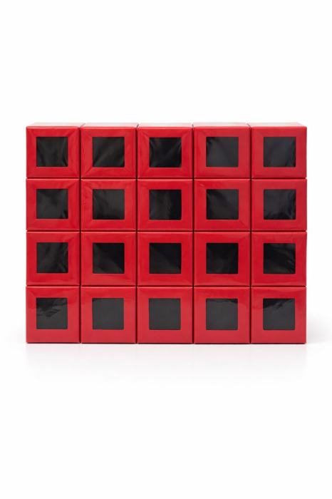 Cutie carton rosie cu fereastra 4.5x4.5x2 cm, interior negru, pentru martisor sau bijuterii [3]