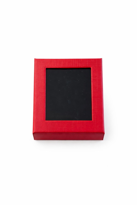 Cutie carton rosie cu fereastra 4.5x4.5x2 cm, interior negru, pentru martisor sau bijuterii [2]