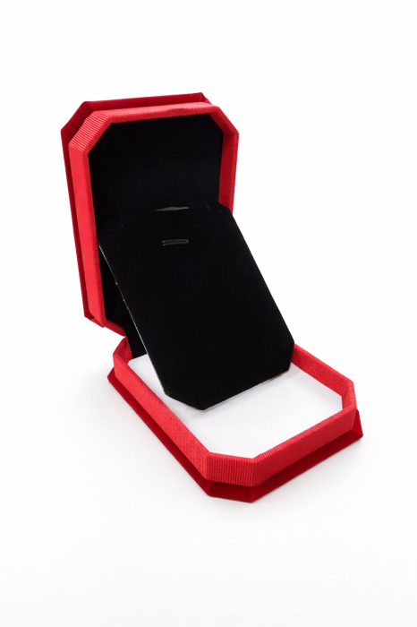 Cutie octogonala catifea rosie 7.5x10x3.5 cm cu interior negru, pentru bijuterii sau martisor [2]