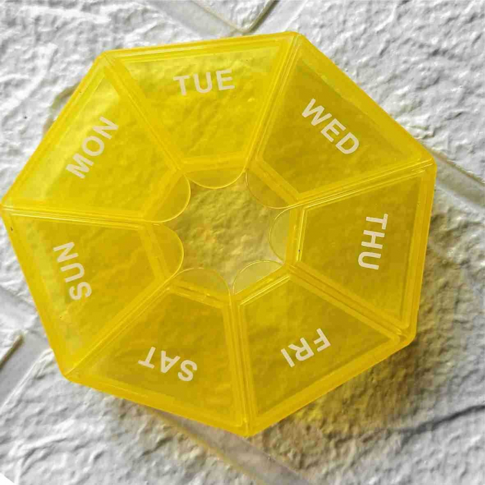 Cutie separator medicamente cu zilele saptamanii, , Plastic, 7 compartimente, Galben [5]