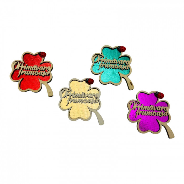 Decoratiune din lemn cu magnet, O PRIMAVARA FRUMOASA, diverse culori, 8×6.5cm, forma de trifoi,   [2]