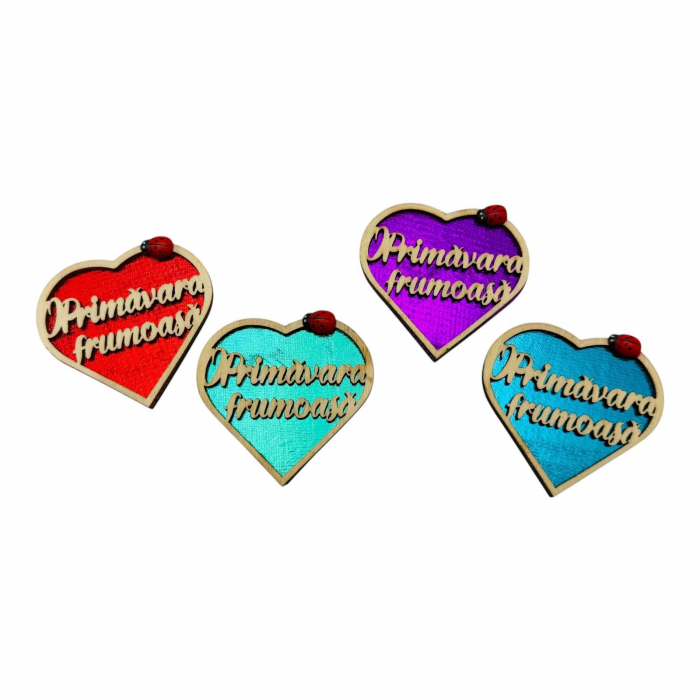 Decoratiune din lemn cu magnet, O PRIMAVARA FRUMOASA, diverse culori, forma de inima, 6×6cm,   [3]