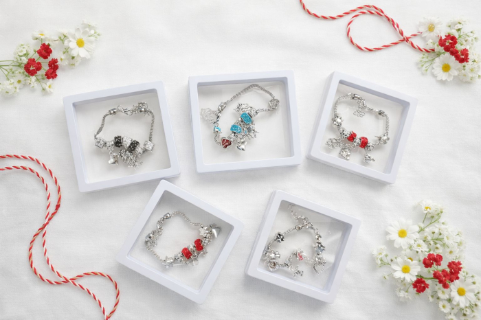 Set bratari martisor din metal argintiu cu charm-uri [2]