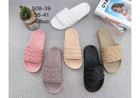 Papuci Dama Marimi 36-41 – Design Cu Inimioare Reliefate, Talpa Moale si Confortabila, Culori Combinate pentru Casa sau Vara,  [1]